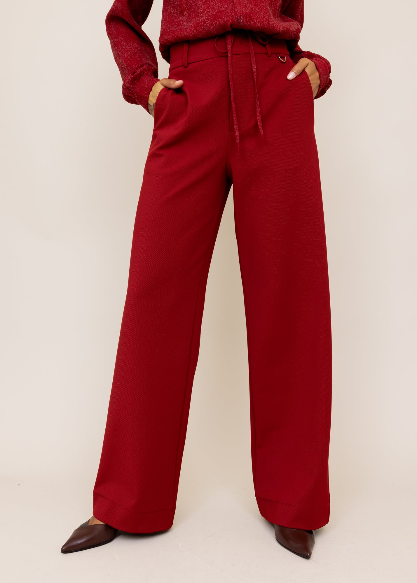 tailored-twill-broek-rood_176-36