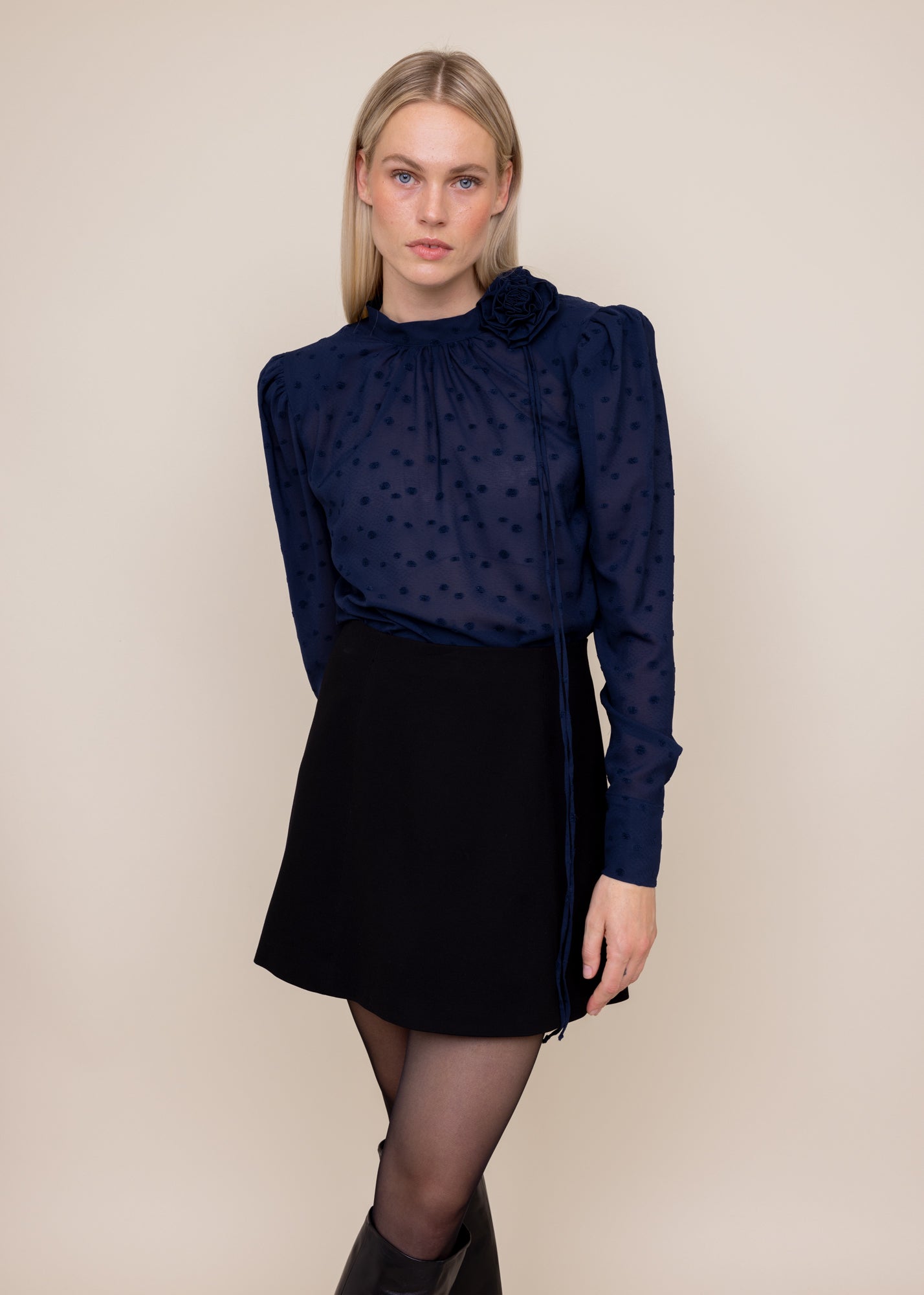 Transparante blouse met polkadot