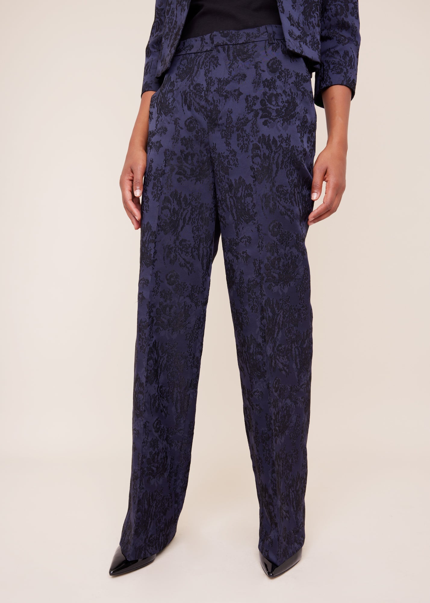 jacquard-pantalon_176-36