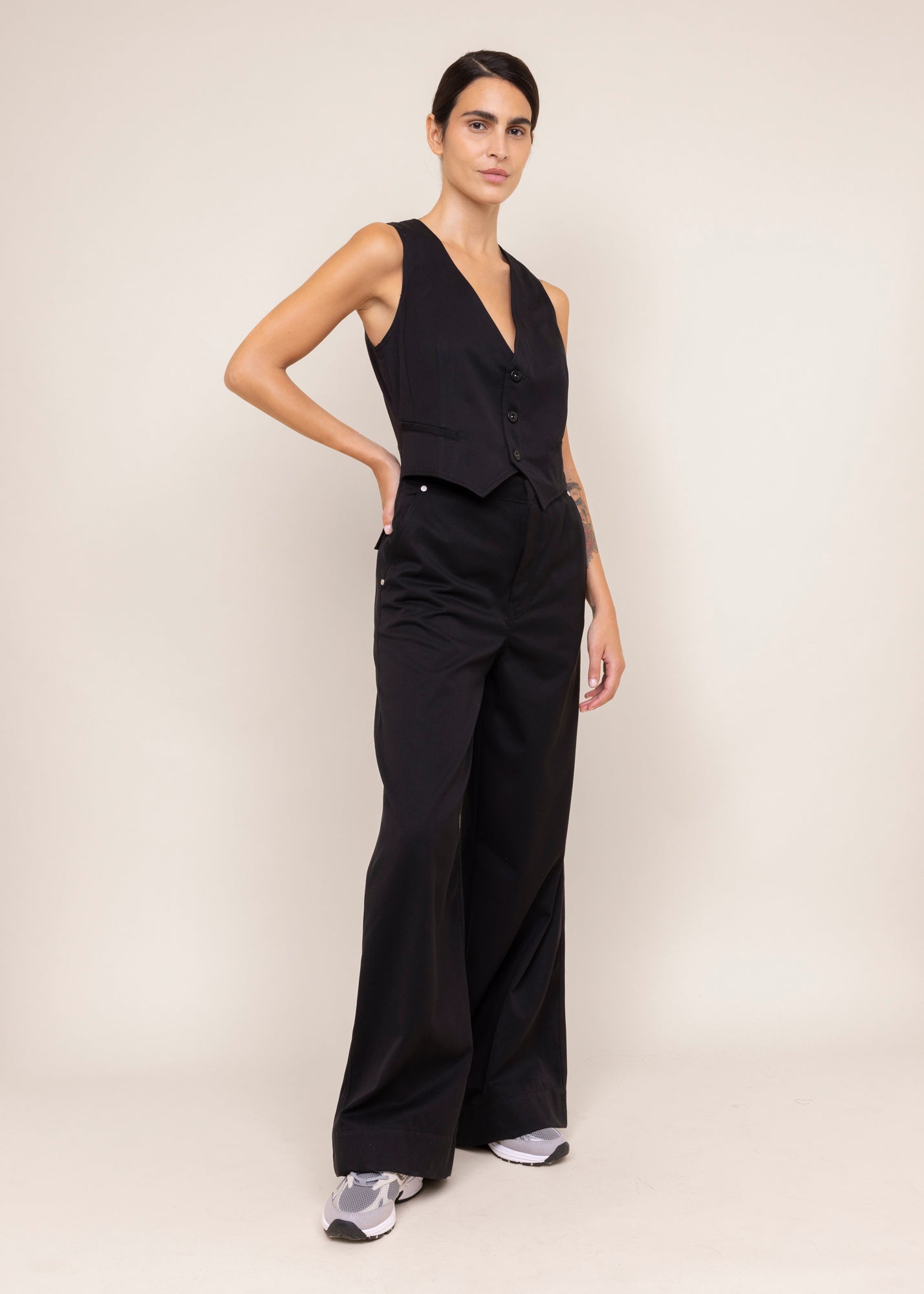 twill-jumpsuit-wide-leg_178-36